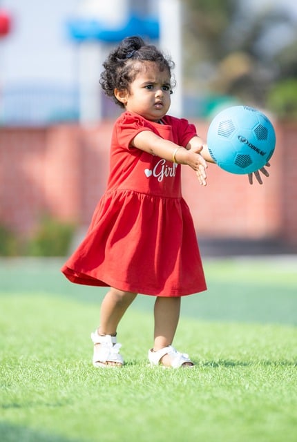 布朗尼·詹姆斯在情人节与女友分享浪漫照片.